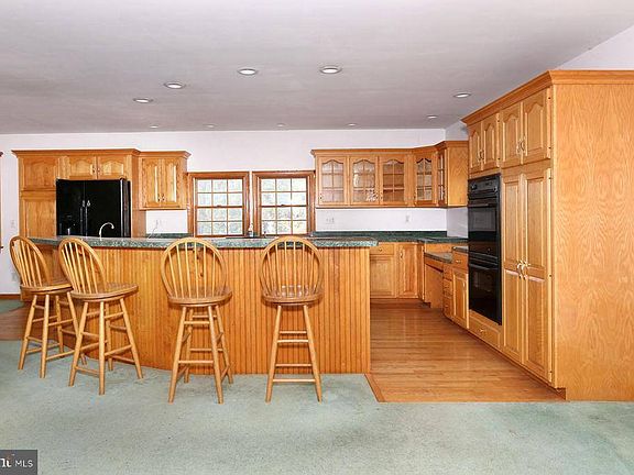 5th image of 150 Anthracite Rd