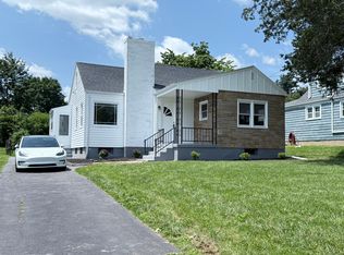 589 S Quaker Ln, West Hartford, CT 06110
