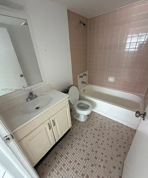 2001 Bay Dr #301 — Photo 7