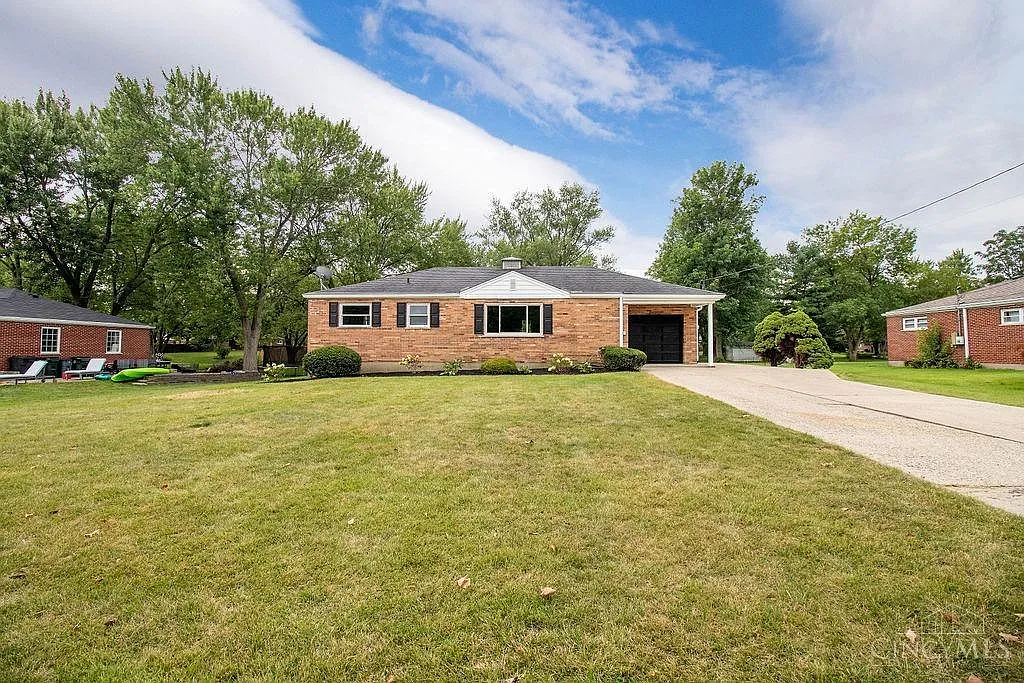 210 Furbee Dr photo 1