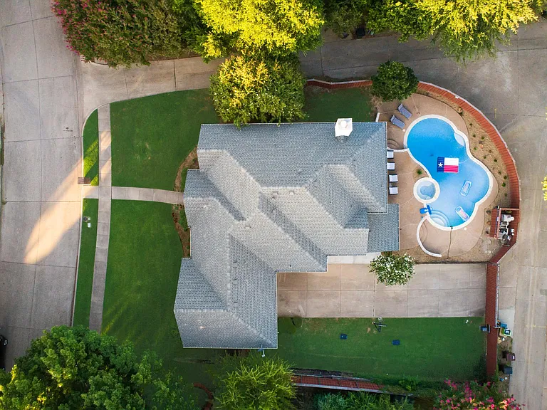 600 Post Oak Dr — Photo 2
