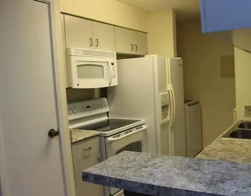 2 bed, 2.0 bath, 989 sqft, $936 — Photo 3