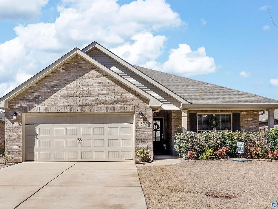 1st image of 372 Willow Bank Cir