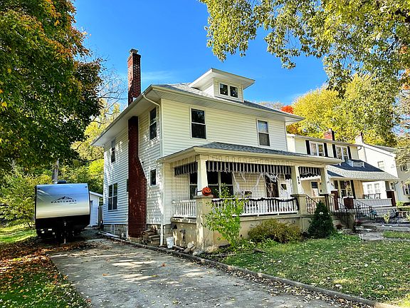 3rd image of 839 Crescent Dr