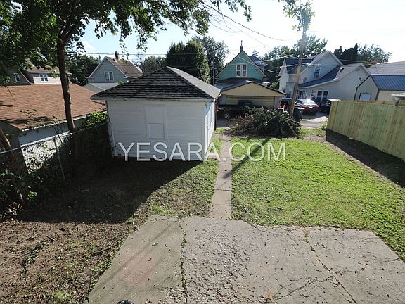 3rd image of 1943 Bertsch Ave