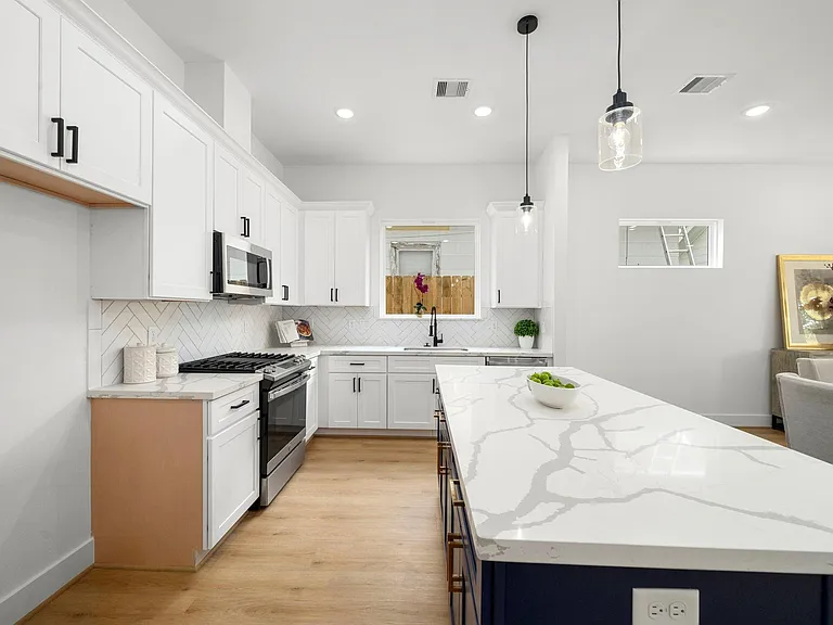 5516 Hardy St — Photo 13