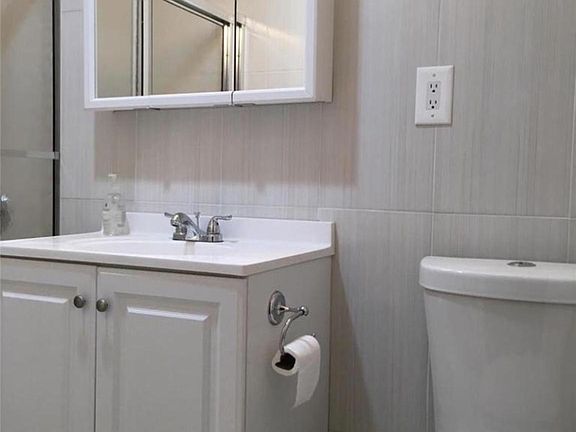 4th image of 188 Bay 43rd St #1F