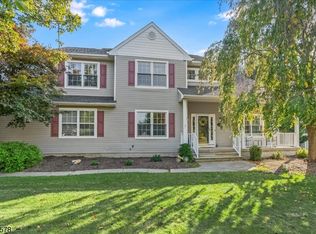 2 Oxford Ln, Hackettstown, NJ 07840