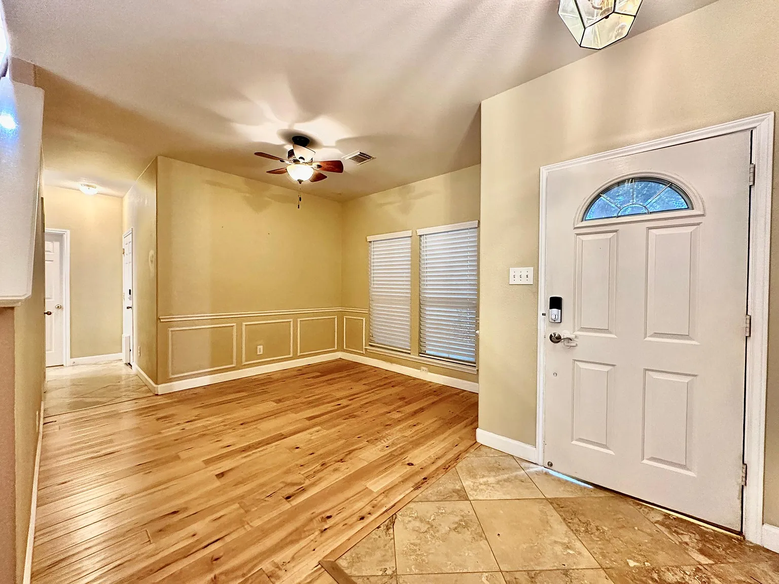 3 bed, 2.5 bath, 2102 sqft, $2,300 — Photo 3