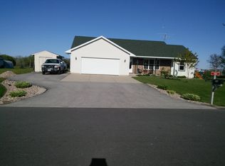980 Riverview Dr, Little Suamico, WI 54141