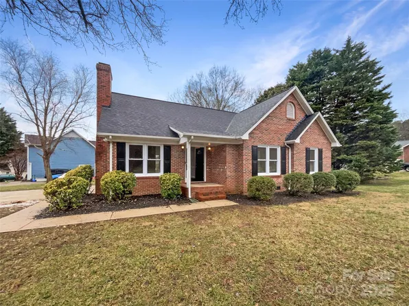 106 Cape Breton Trl, Gastonia, NC 28056