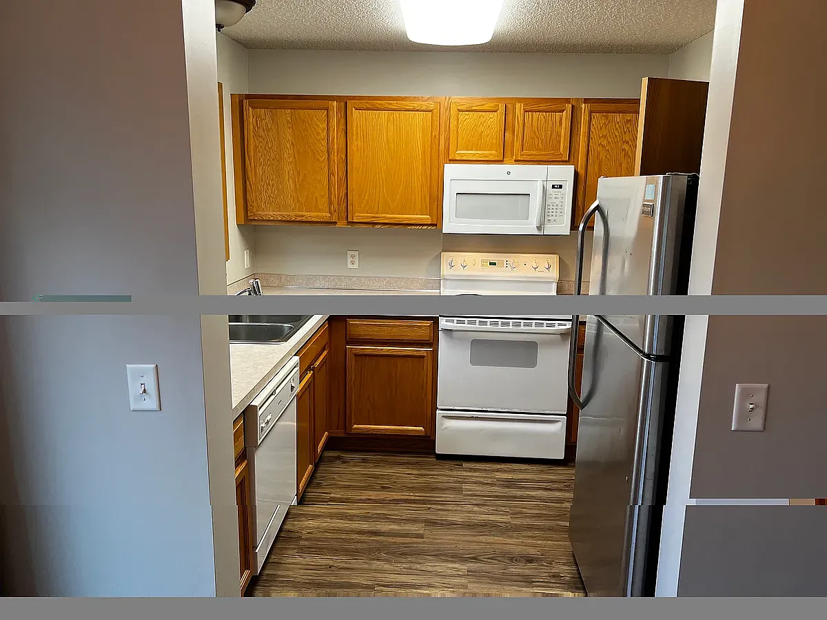 2 bed, 1.5 bath, 927 sqft, $1,750 — Photo 2