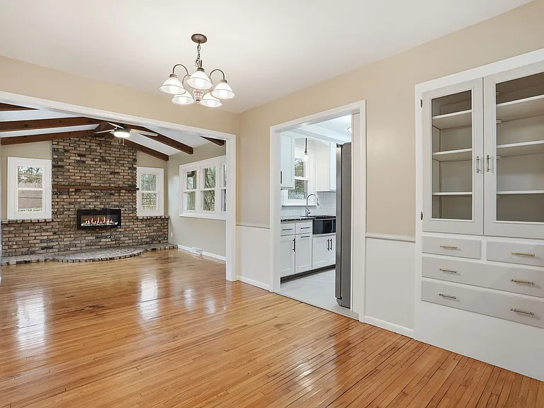 8954 York Rd — Photo 2
