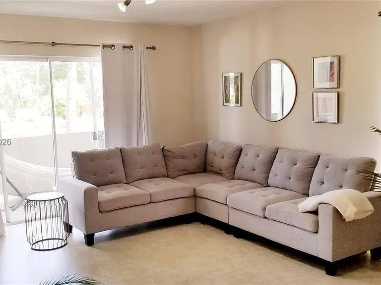 6886 N Kendall Dr #D202 — Photo 4