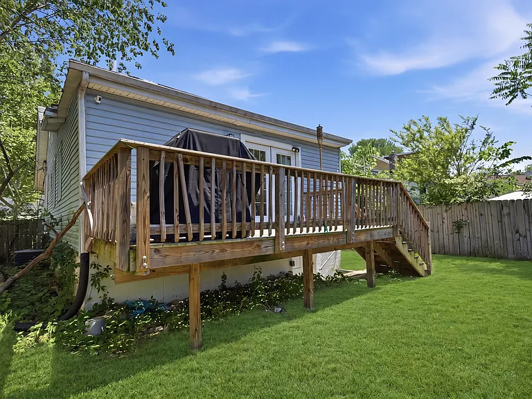 4318 Lawrence St — Photo 44