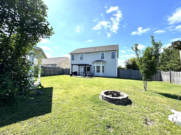 418 Amaryllis Ln — Photo 37