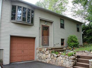 8 Di Fazio Dr, Johnston, RI 02919