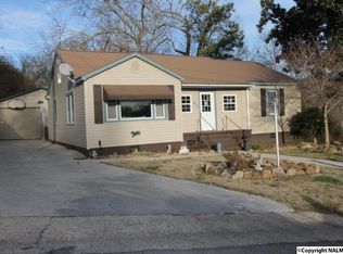403 8th St NW, Fort Payne, AL 35967