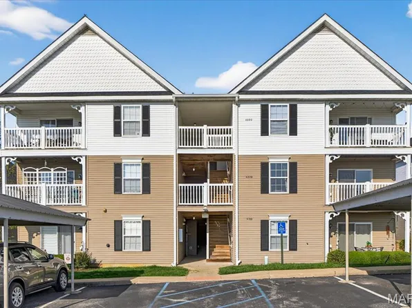 4103 Spring River Dr, O'Fallon, MO 63368