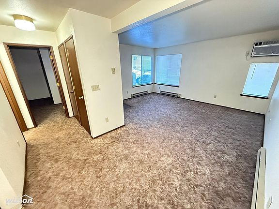 4th image of 2000 W Lincoln Ave #35