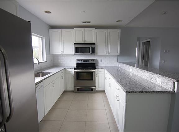 3rd image of 4431 10th St NE