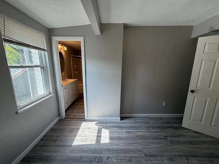 531 E Chestnut St #2 — Photo 14