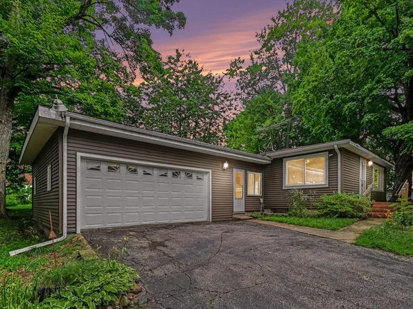 11908 N Meridian Rd, Pleasant Lake, MI 49272