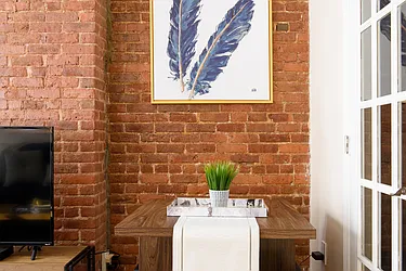 Rented by ER (DO NOT USE)