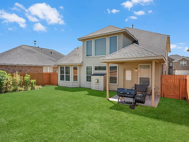 1302 S Maple Dr — Photo 16