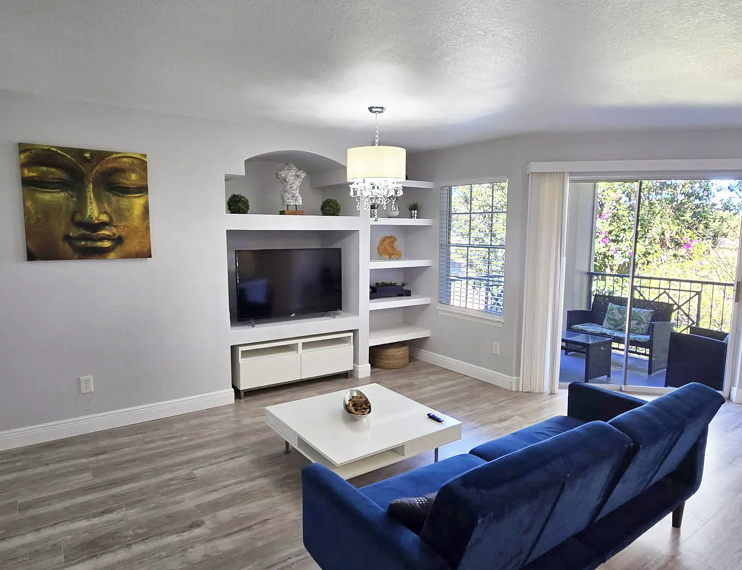 2 bed, 1072 sqft, $3,000 — Photo 2