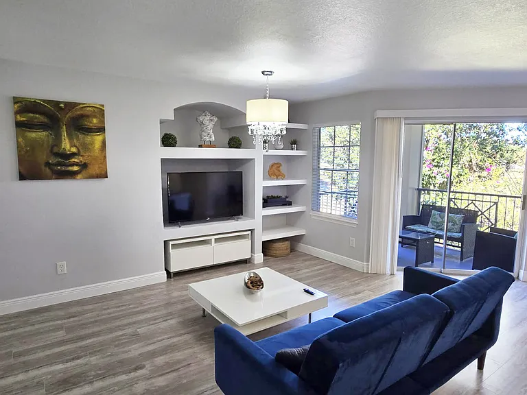7230 Westpointe Blvd — Photo 2