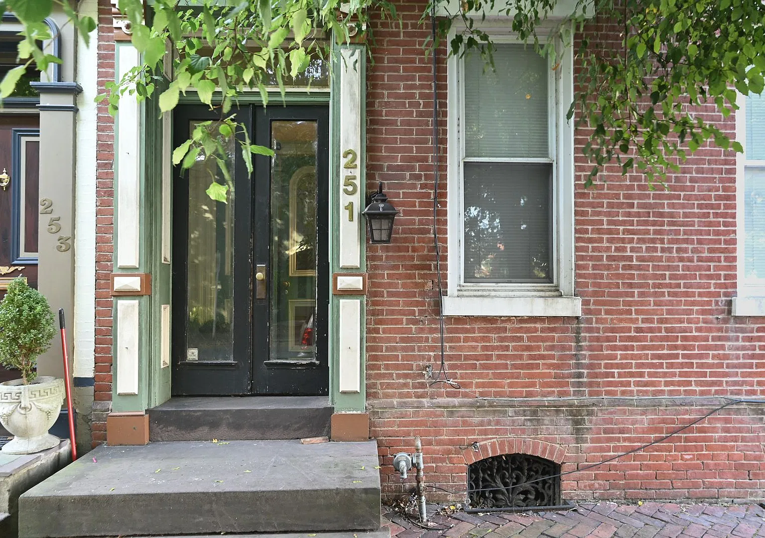 251 Boas St — Photo 1
