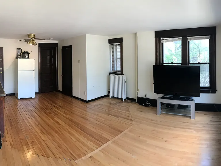 2530 Dupont Ave S #101 — Photo 3