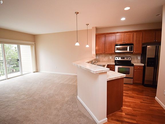 3rd image of 3545 Summerlinn Dr