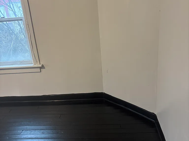1145 E Webster St — Photo 13