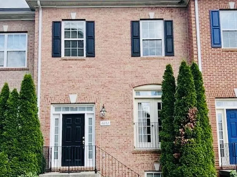 4651 Carisbrooke Ln — Photo 10