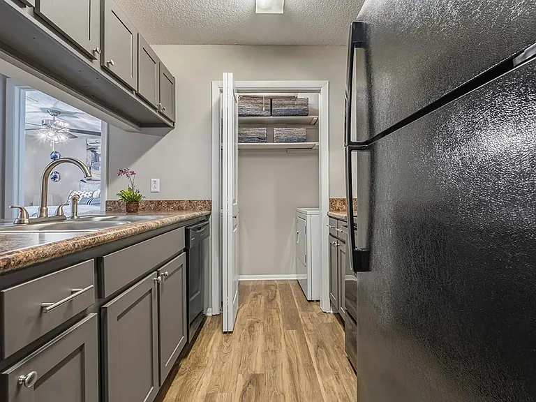 Azure Cove Apartment Homes — Photo 45