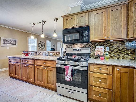 4th image of 2741 Danube Dr