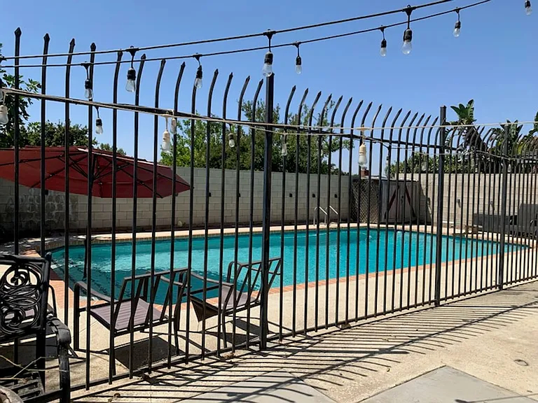 4605 Christmas Tree Ln — Photo 9