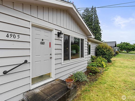 2nd image of 4905 21st Avenue SE