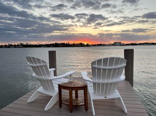 1555 Dolphin Ln, Naples, FL 34102