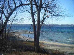 7888 Peninsula Dr, Traverse City, MI 49686