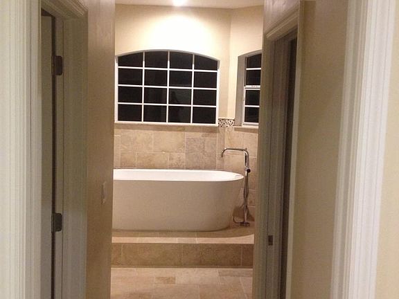 3rd image of 2711 SW 45th St