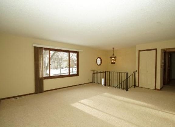 2nd image of 1606 Thomas Pl N