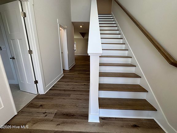 4th image of 321 Elijah Way