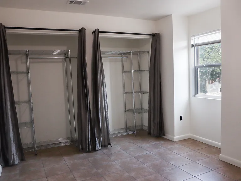 637 Farmington Pl #8 — Photo 11