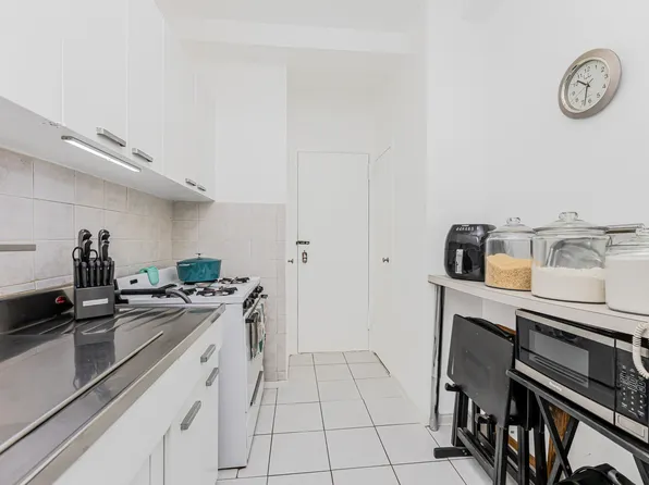 2 Fordham Hill Oval image 6 of 18