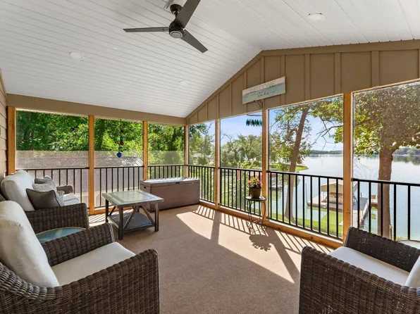 10022 Lake Mist Dr, Grasston, MN 55030