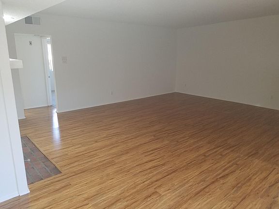 3rd image of 11045 Fruitland Dr #204