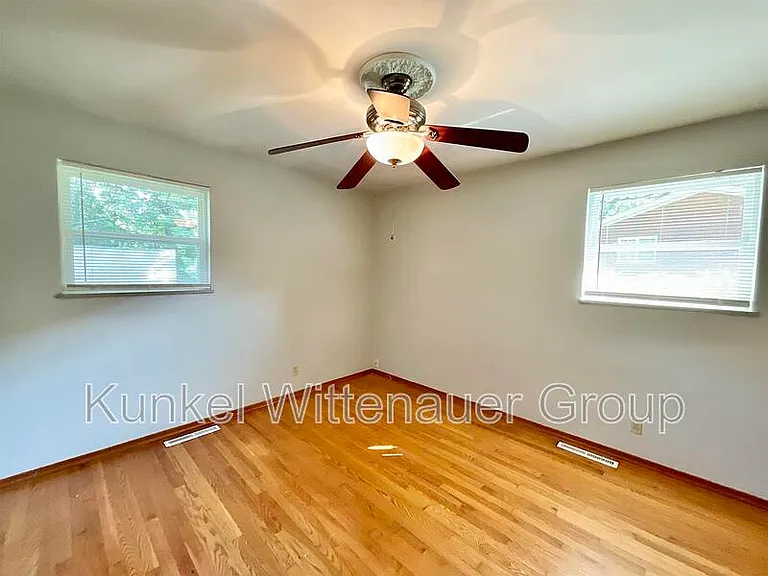 700 Saint Mary Dr — Photo 11